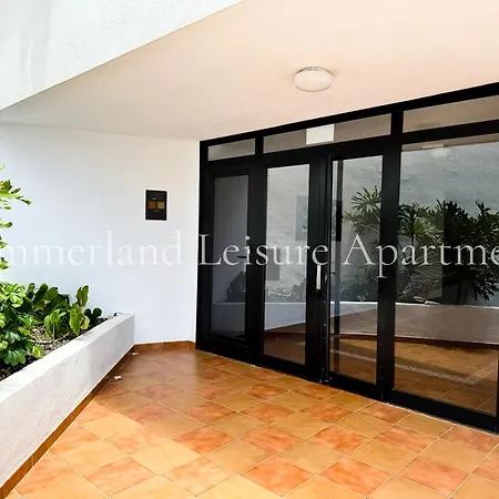 Апартаменты Summerland Leisure